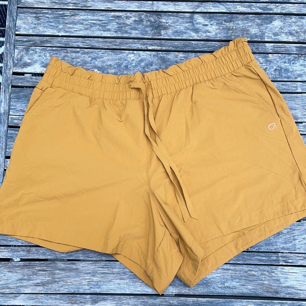 Gap fit shorts xl
